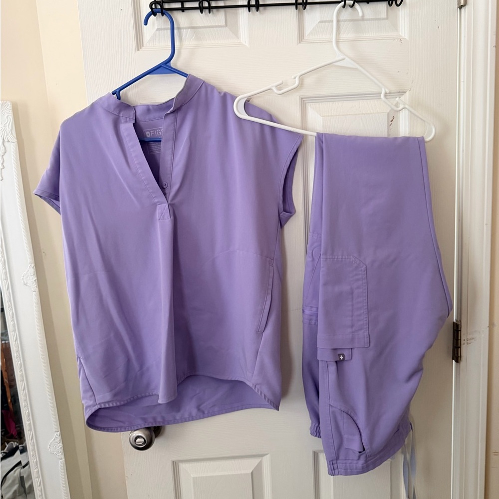 Figs Lavender V-Neck Scrub Top and Cargo Pants Set